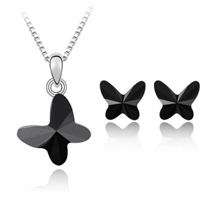 Collier et boucles d’oreilles papillon  noir